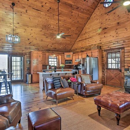 Luxury Pearcy Cabin With 5 Private Acres And Hot Tub! Bagian luar foto
