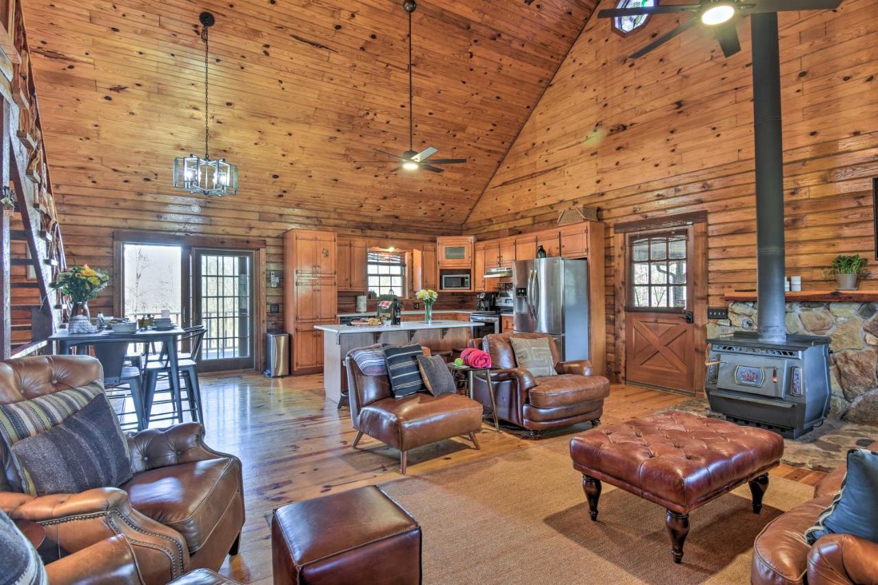 Luxury Pearcy Cabin With 5 Private Acres And Hot Tub! Bagian luar foto
