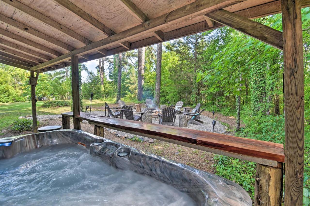 Luxury Pearcy Cabin With 5 Private Acres And Hot Tub! Bagian luar foto