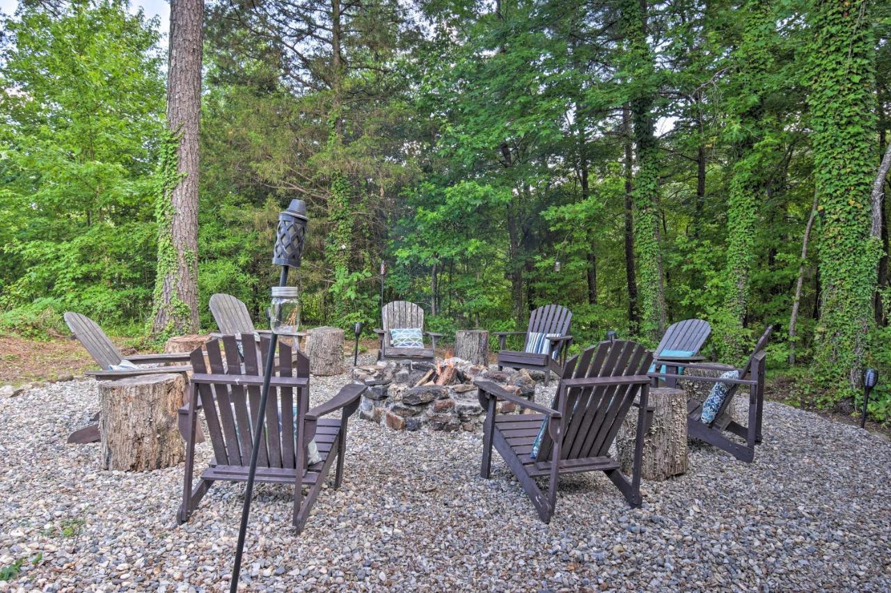 Luxury Pearcy Cabin With 5 Private Acres And Hot Tub! Bagian luar foto